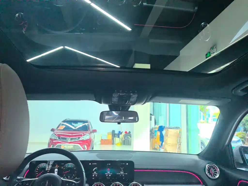 Mercedes-Benz GLB — миниатюра 18