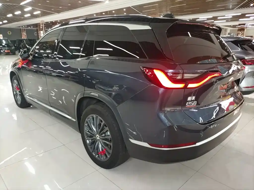 NIO ES8 — миниатюра 5