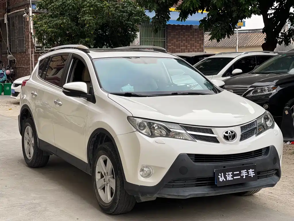 Toyota RAV4 — миниатюра 3