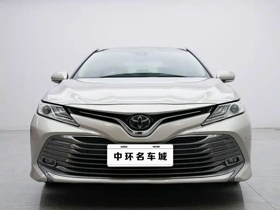 Toyota Camry — миниатюра 4