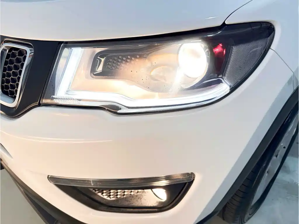 Jeep Compass — миниатюра 15