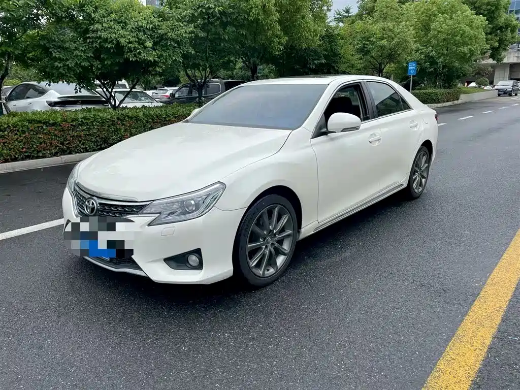 Toyota Reiz 2016