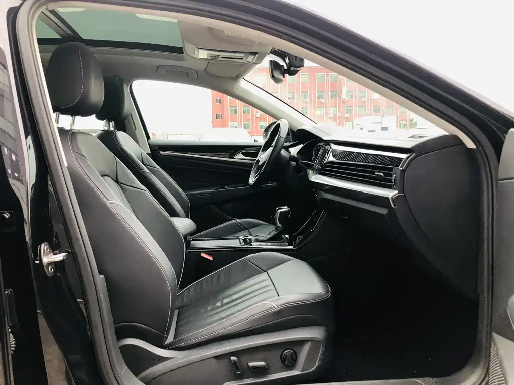 VOLKSWAGEN PASSAT NEW ENERGY