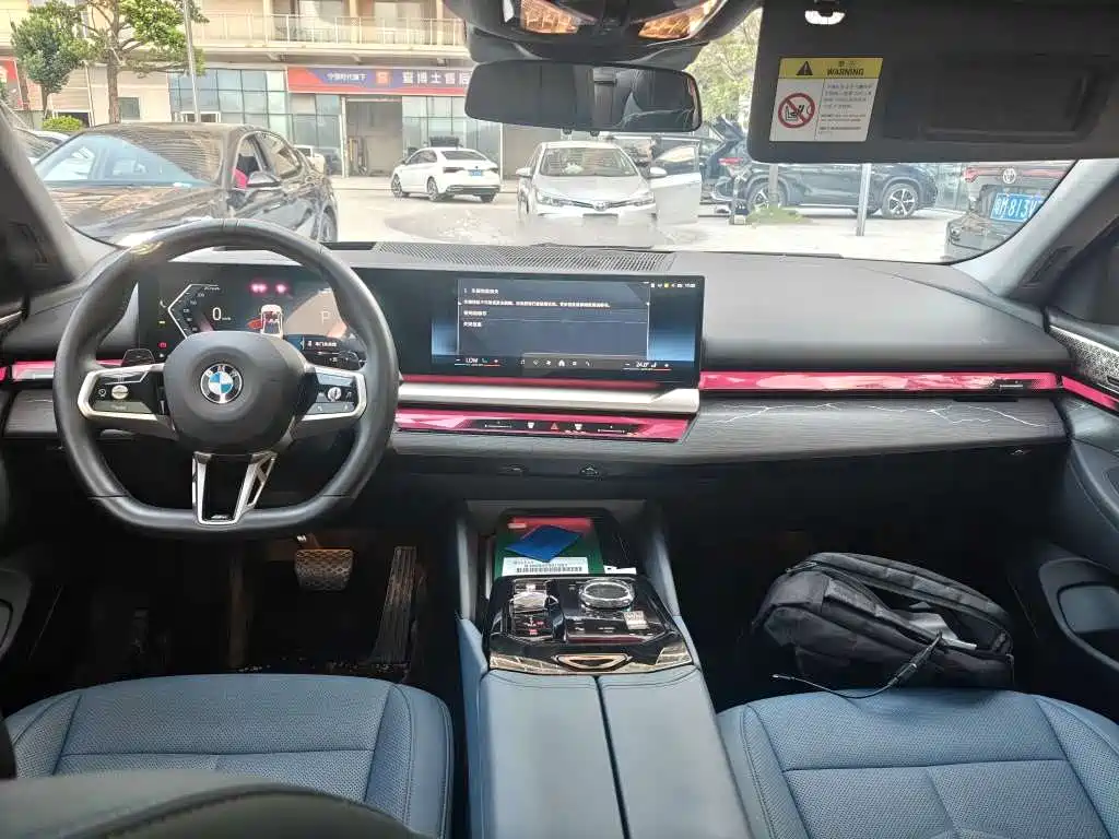 BMW 5 Series — миниатюра 7