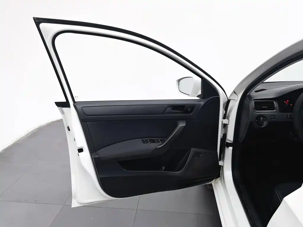 Skoda Rapid Spaceback — миниатюра 8
