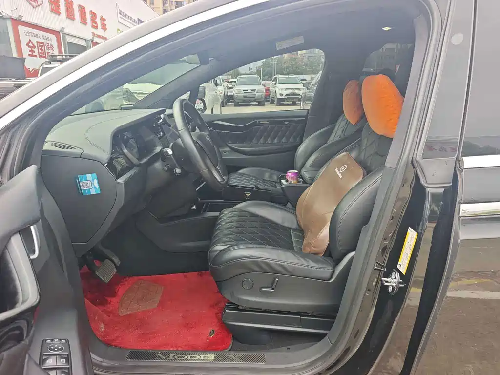 Tesla Model X — миниатюра 4