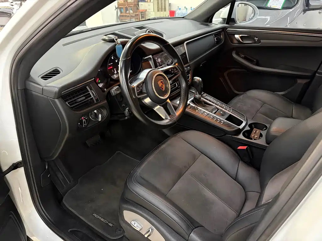 Porsche Macan — миниатюра 4