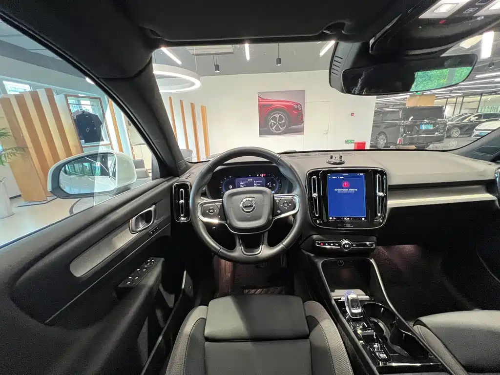 Volvo XC40 — миниатюра 12