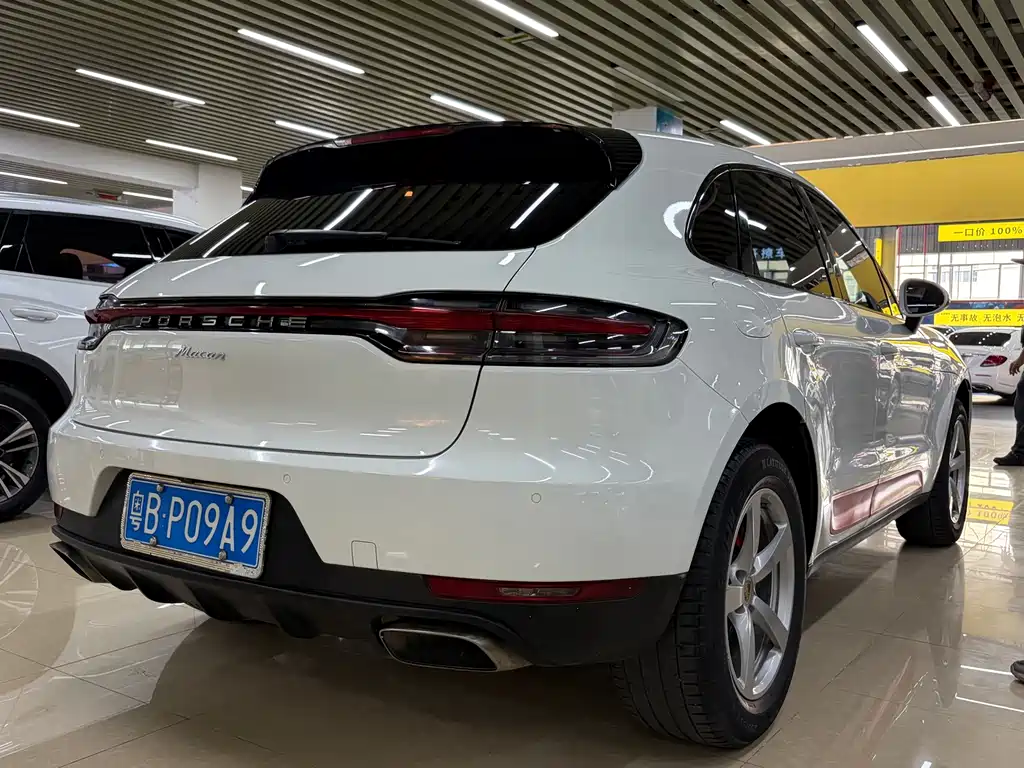 Porsche Macan — миниатюра 8