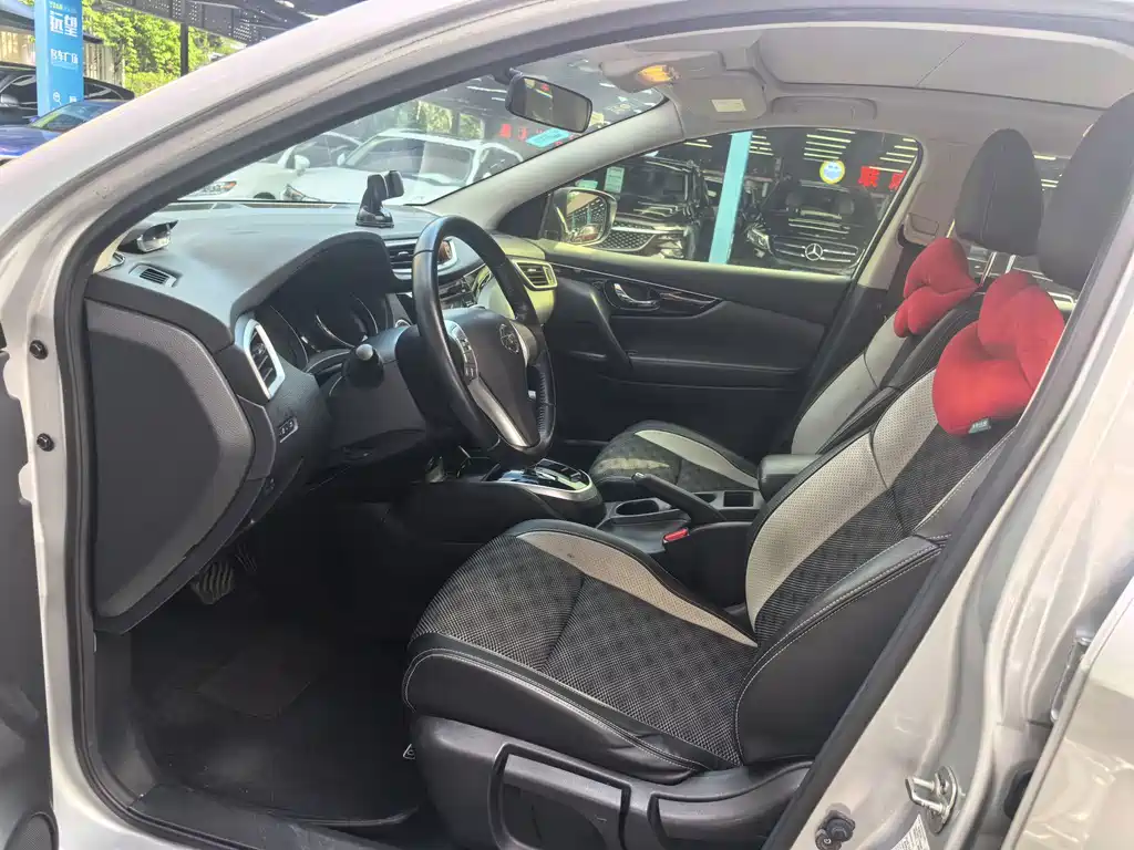 Nissan Qashqai — миниатюра 8