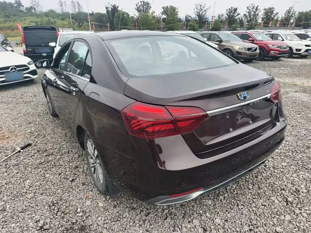 Geely Emgrand — миниатюра 5