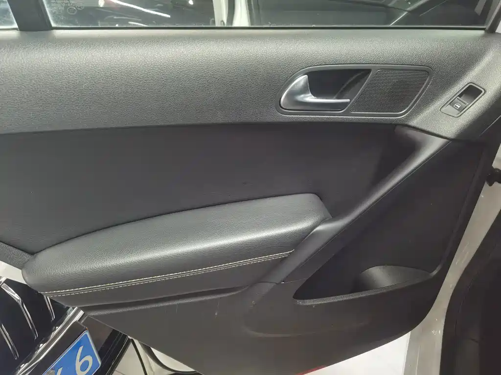 Volkswagen Tiguan — миниатюра 17