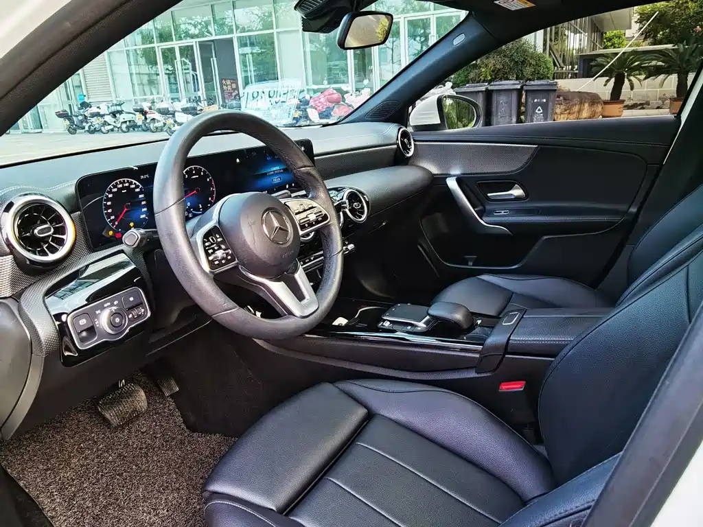 Mercedes-Benz A-Class — миниатюра 10