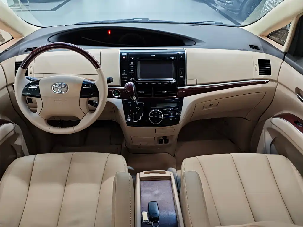 Toyota Previa — миниатюра 12