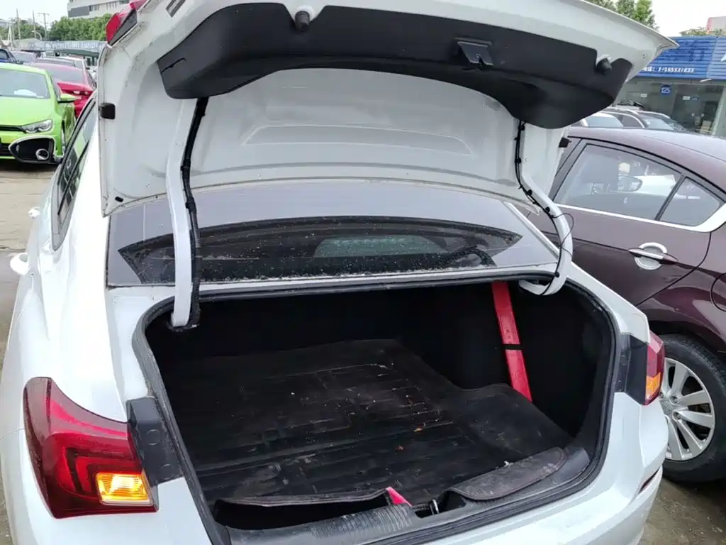 Buick Excelle — миниатюра 19