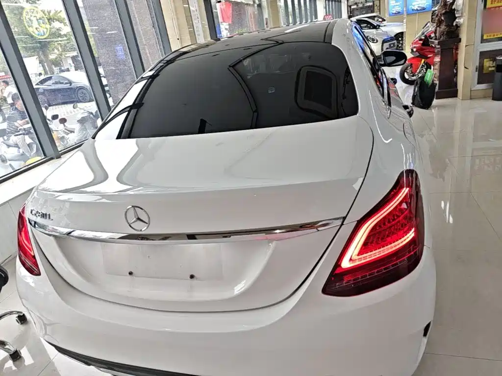 Mercedes-Benz C-Class — миниатюра 6