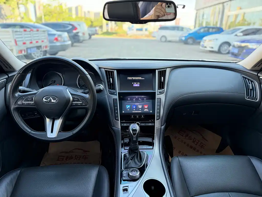 INFINITI Q50L