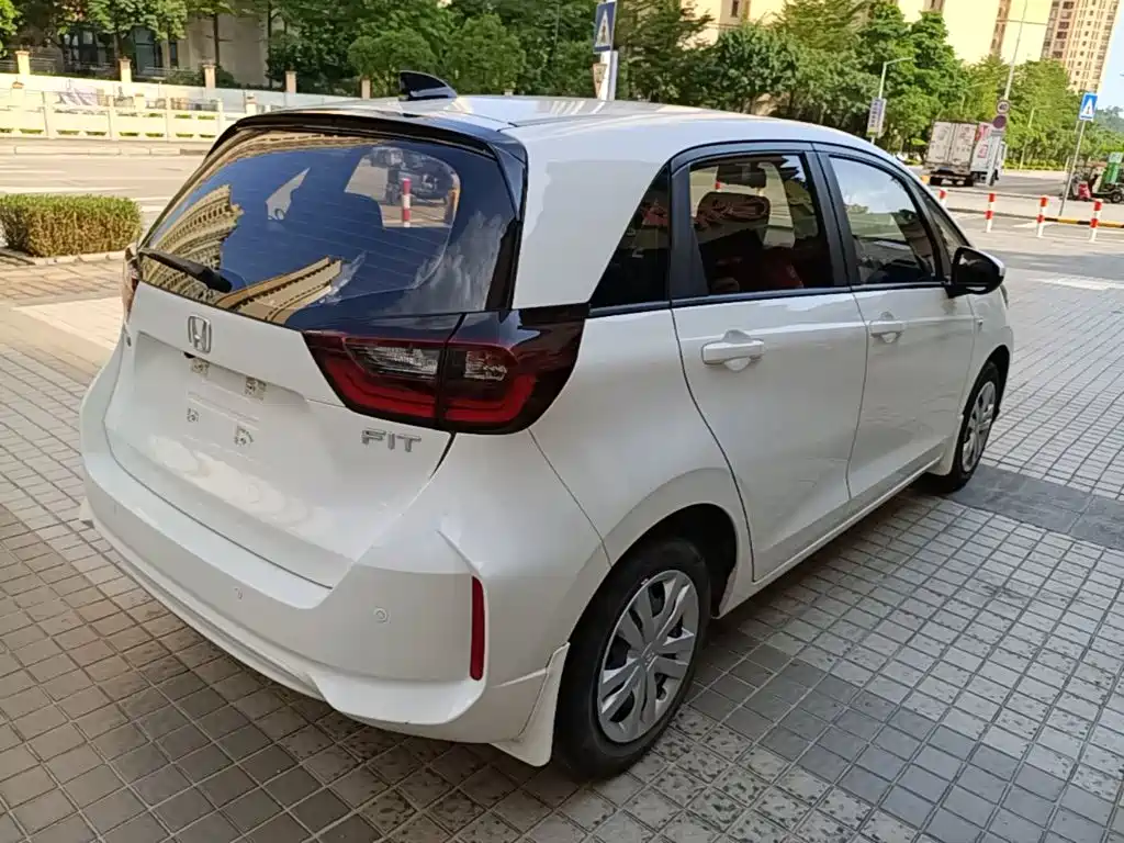 Honda Fit — миниатюра 7