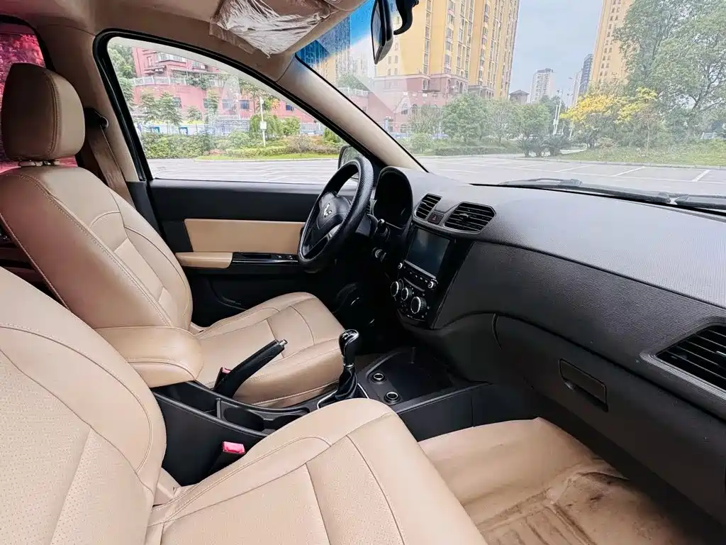 Wuling Hongguang — миниатюра 7