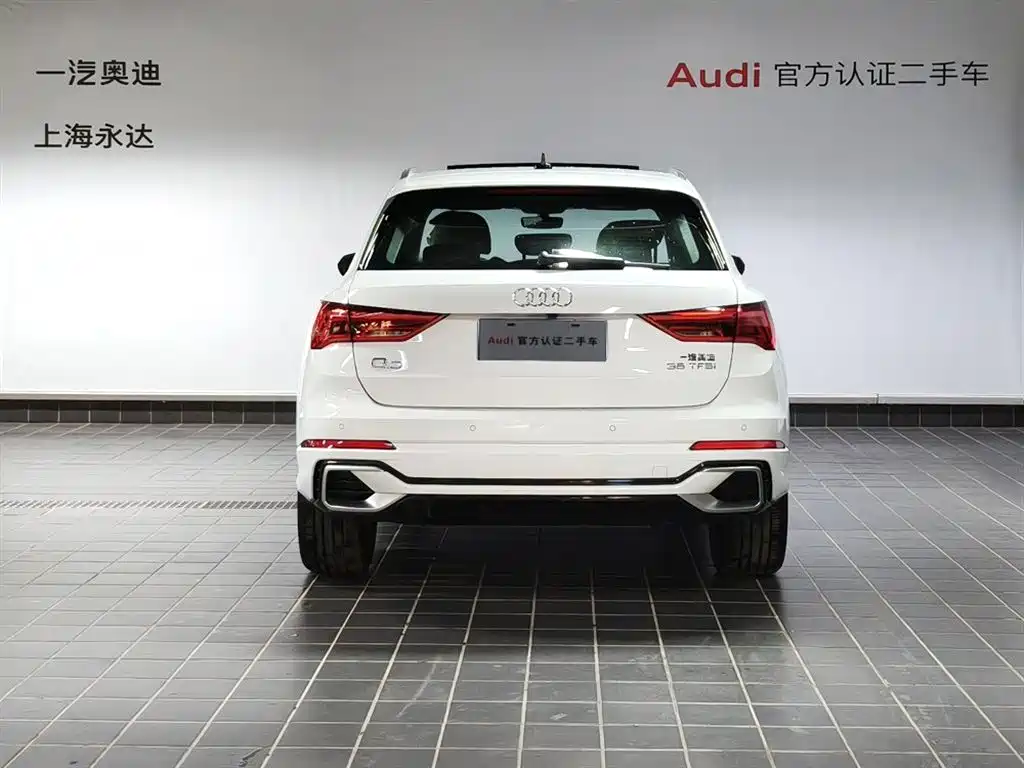 AUDI Q3
