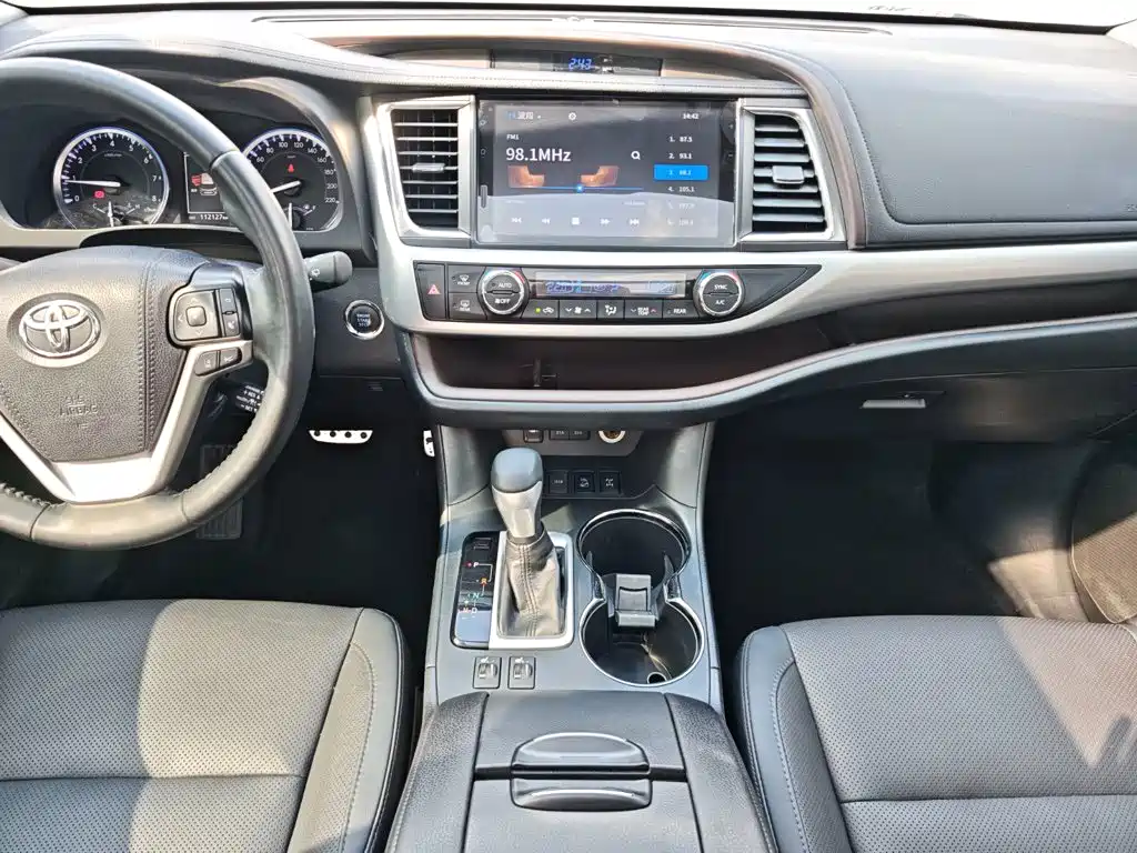 Toyota Highlander — миниатюра 17