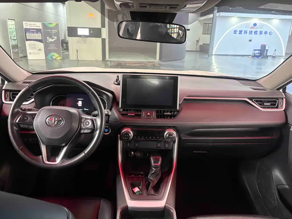 Toyota RAV4 — миниатюра 5