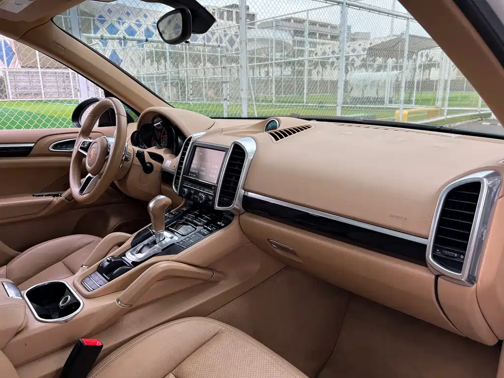Porsche Cayenne — миниатюра 11