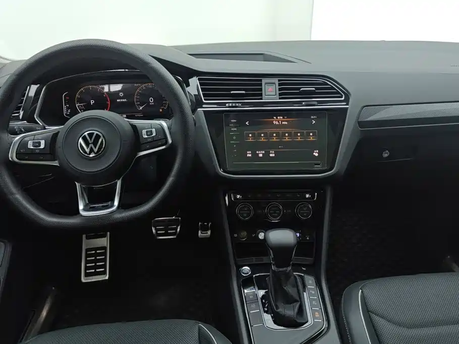 Volkswagen Tiguan L — миниатюра 12
