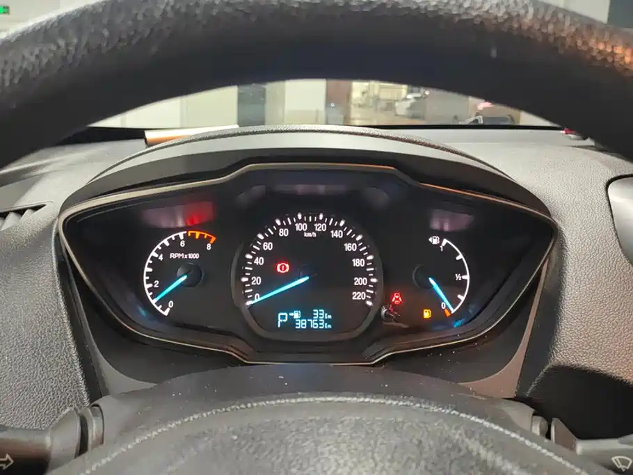 Ford Escort — миниатюра 14