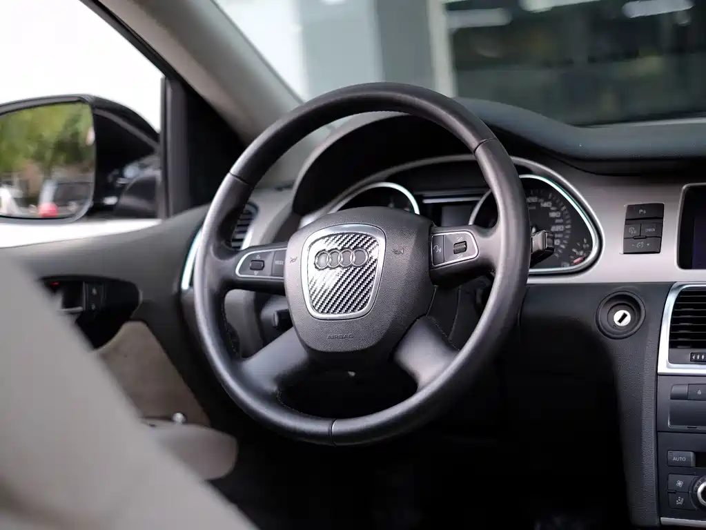 Audi Q7 — миниатюра 32