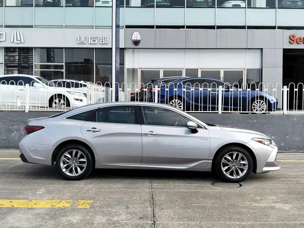 Toyota Avalon — миниатюра 2
