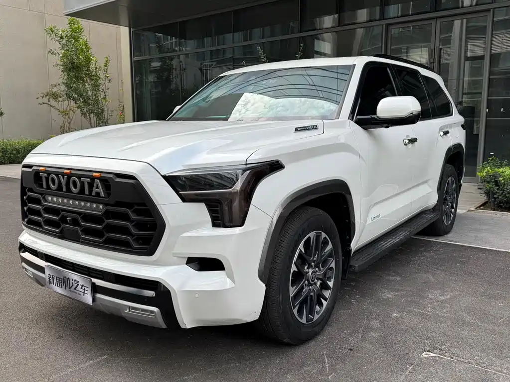 Toyota Sequoia 2023