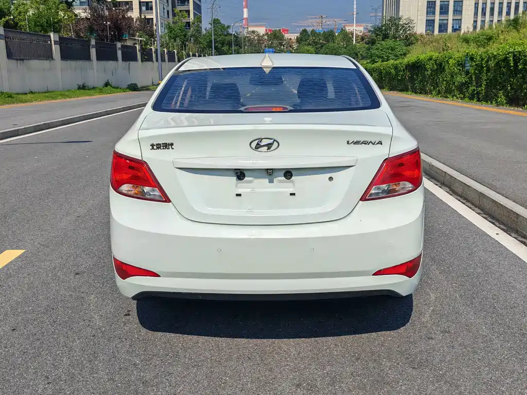Hyundai Verna — миниатюра 6