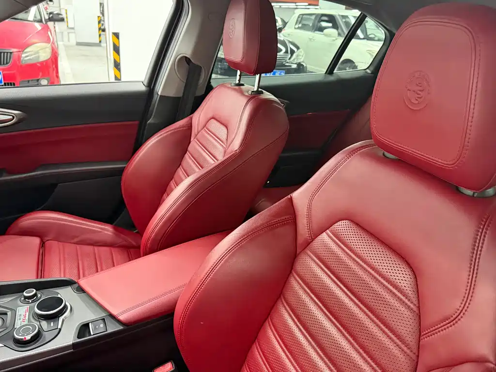 Alfa Romeo Giulia — миниатюра 13