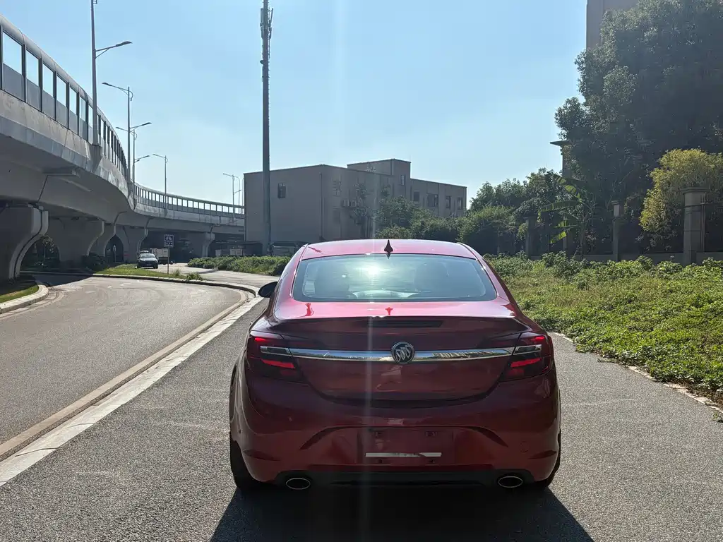 Buick Regal — миниатюра 6