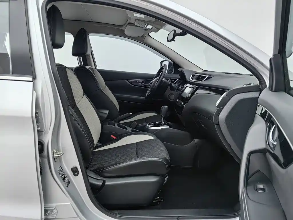 Nissan Qashqai — миниатюра 23