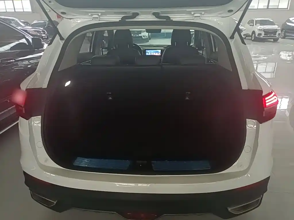 Geely Binyue — миниатюра 19