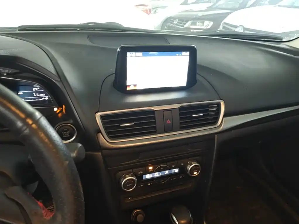 Mazda 3 Axela — миниатюра 13