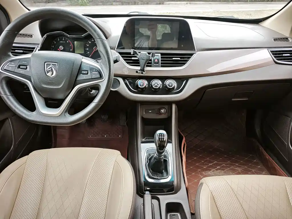 Baojun 310W — миниатюра 8