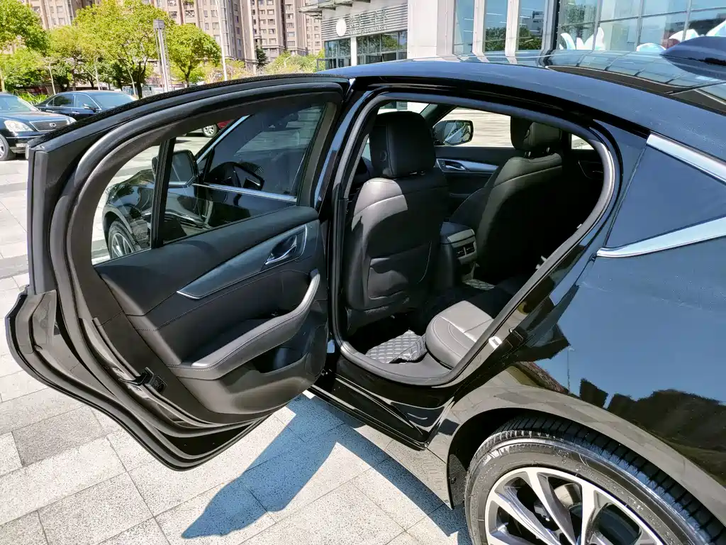 Cadillac CT5 — миниатюра 18
