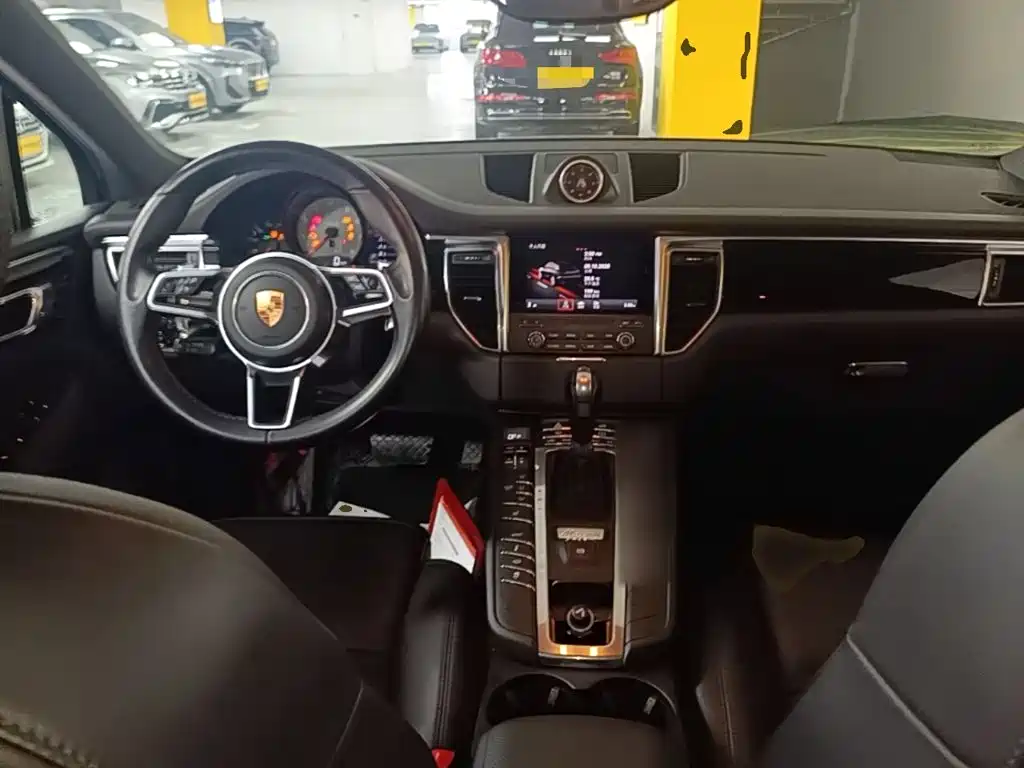 Porsche Macan — миниатюра 10