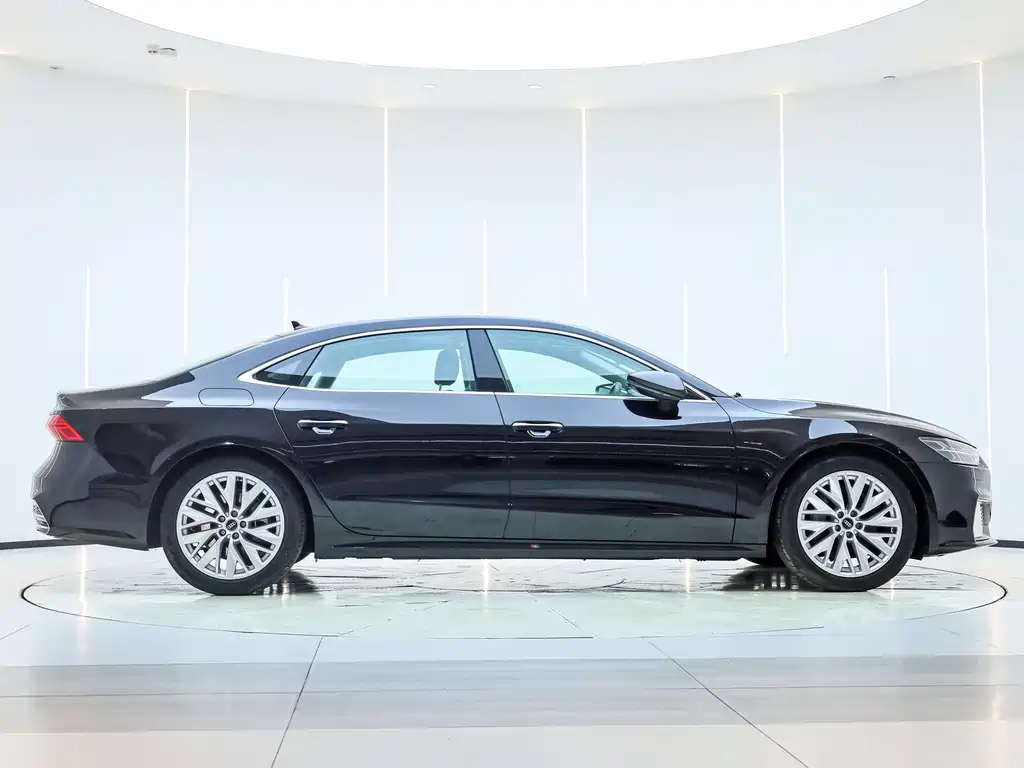 Audi A7L 2024 45TFSI S-line