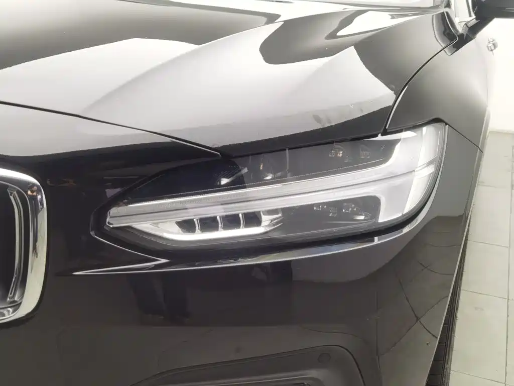 Volvo S90 — миниатюра 7