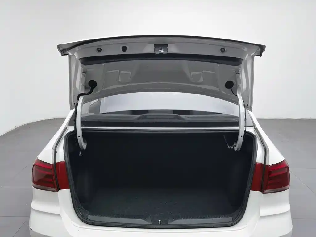 Volkswagen Santana — миниатюра 16