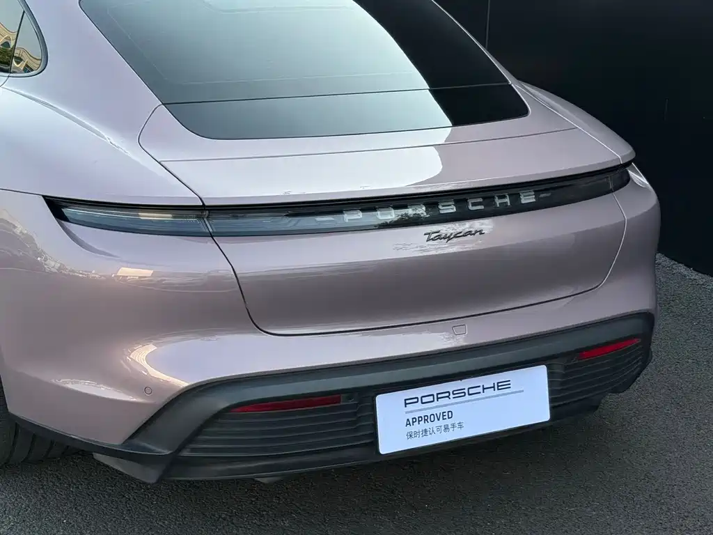 Porsche Taycan — миниатюра 6