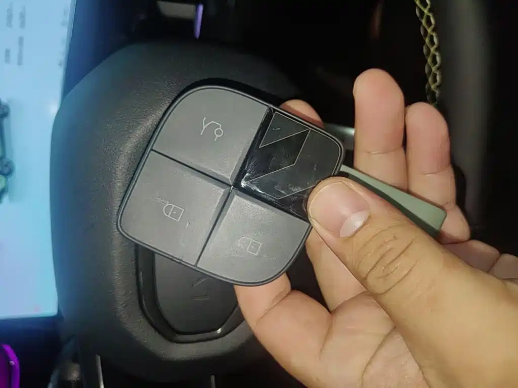 Tesla Model Y — миниатюра 9
