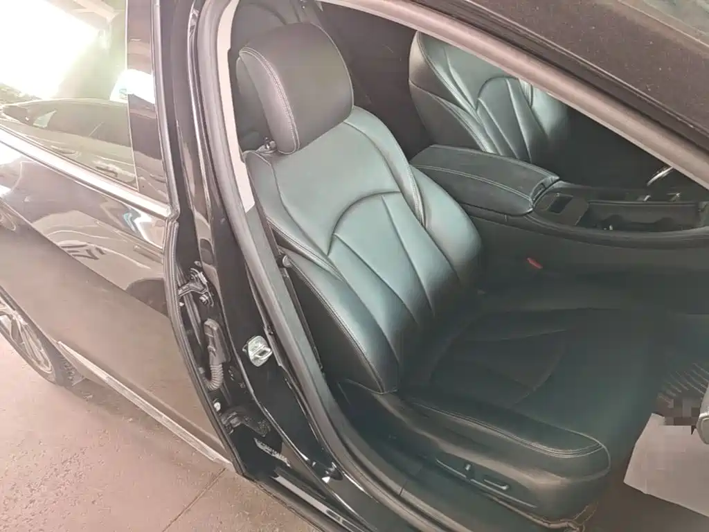 Buick LaCrosse — миниатюра 25