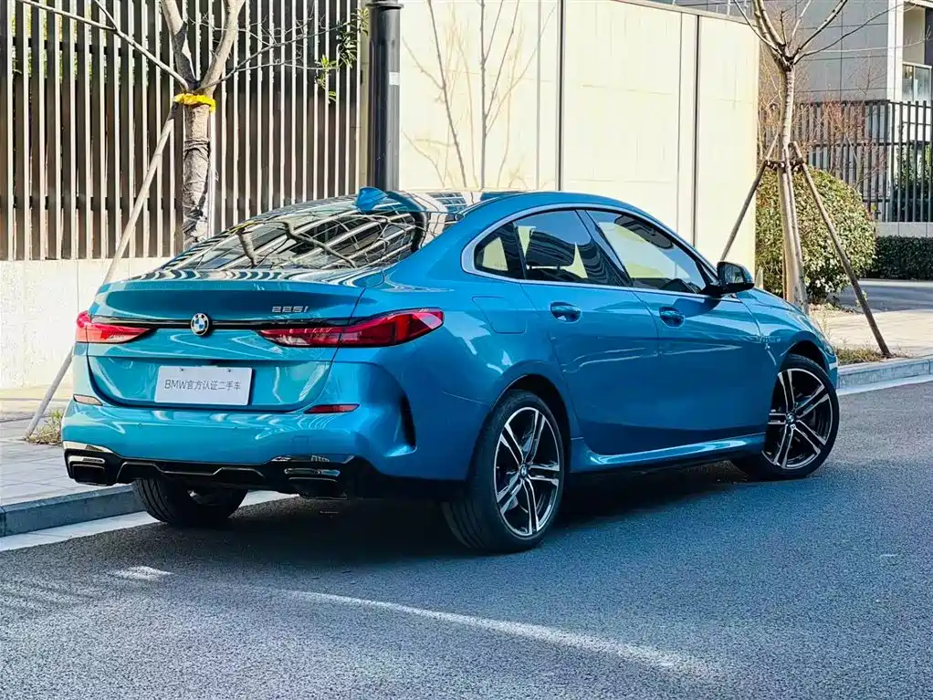 BMW 2 SERIES