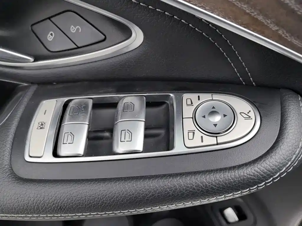 Mercedes-Benz GLC — миниатюра 9