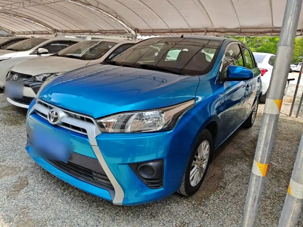 Toyota Yaris L — миниатюра 2